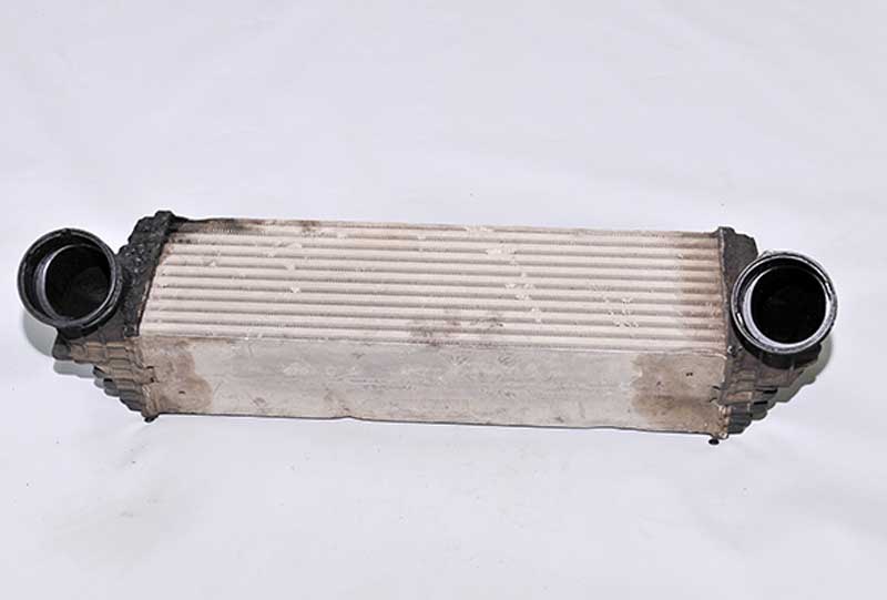 BMW 3 SERİSİ ÇIKMA YEDEK PARÇA BMW ÇIKMA YEDEK PARÇA E 70 İNTERKOL RADYATÖRÜ